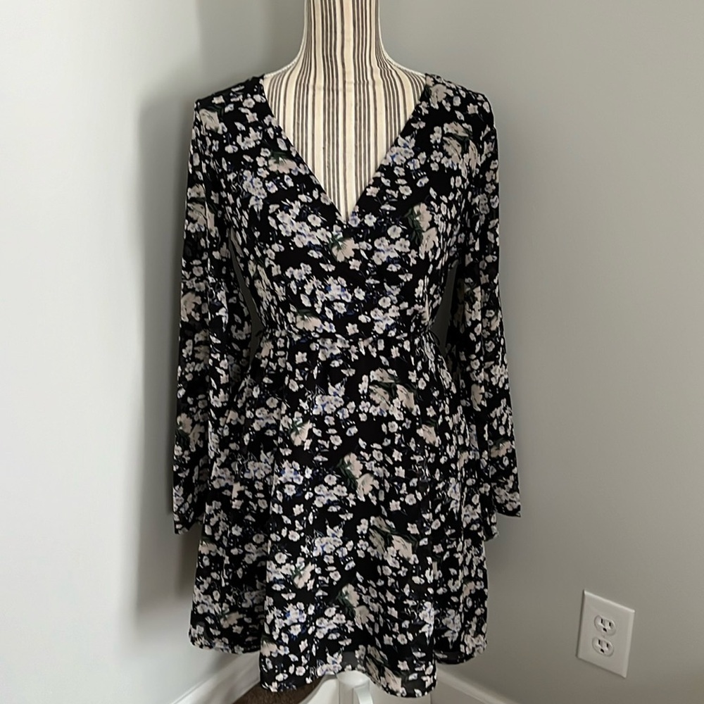 June & Hudson Floral Dress Size Medium